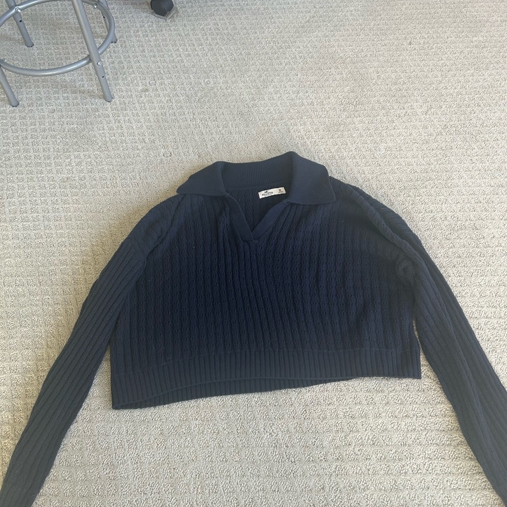 Hollister Women's Navy Sweater